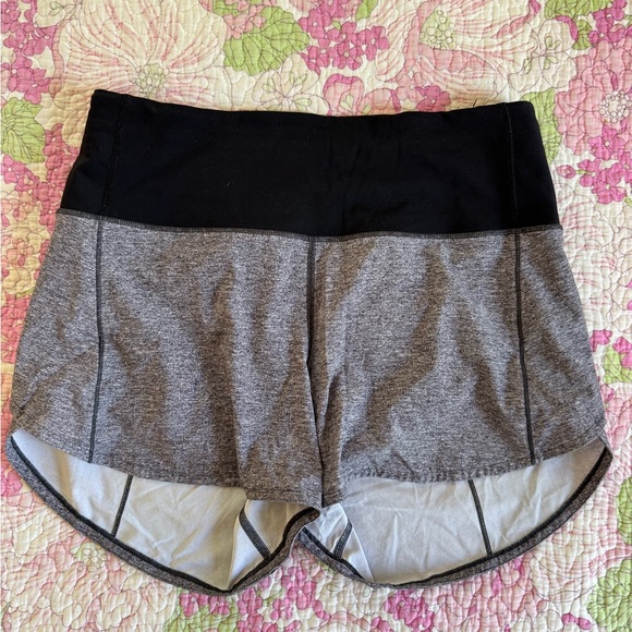 lululemon athletica Pants - Lululemon Gray High Rise Speed Up Short Size 6, 4 inch inseam